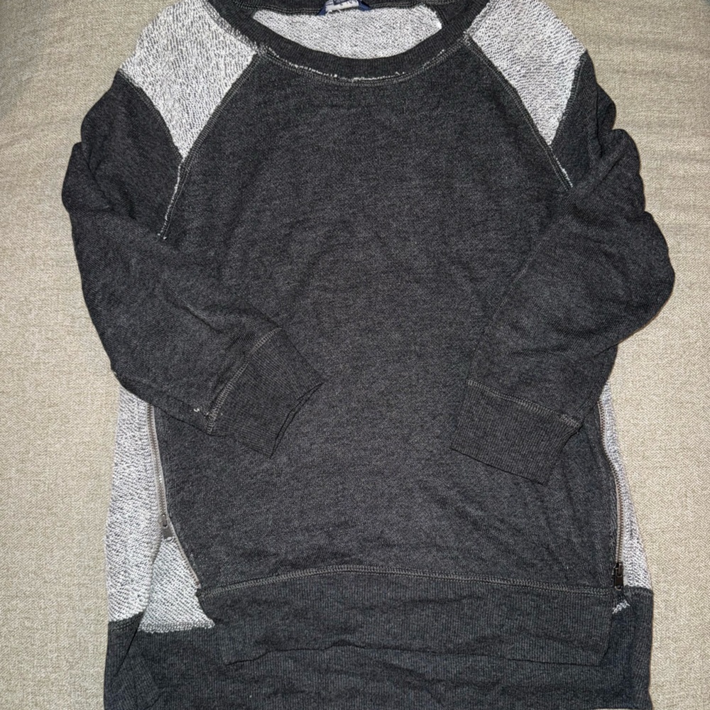 American Eagle Outfitters Charcoal and Heather Gray Sweater